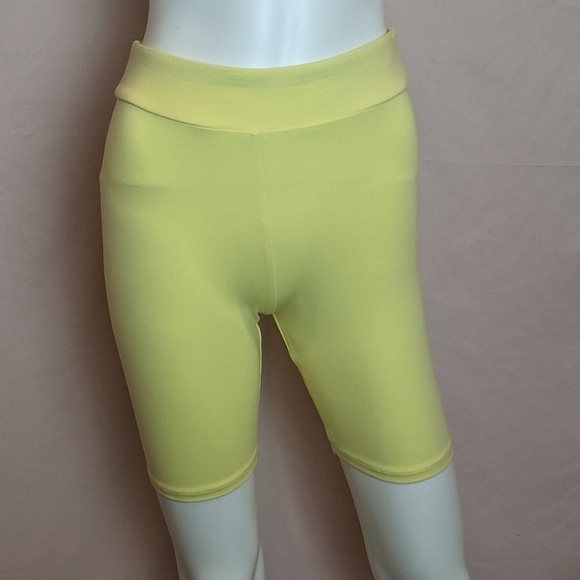 Forever 21 Light Yellow Athleisure Bike Shorts - Picture 1 of 5
